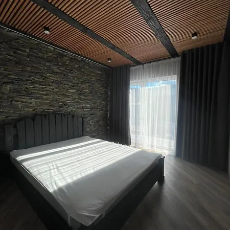 майя Микуличин