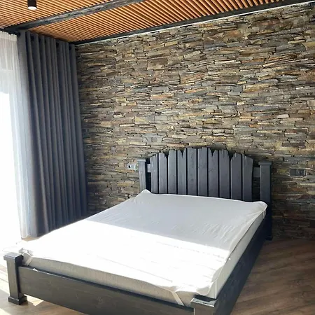 майя Микуличин