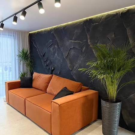 майя Вилла *